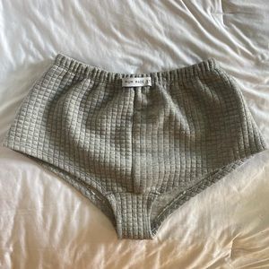 Mymummade it quilted shorts super cute fit better as an extra small hardly worn
